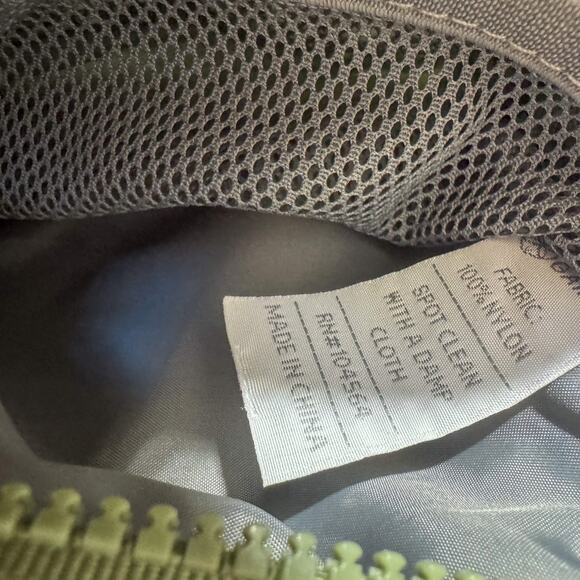 GAIAM Sidekick Waist Pack - Sage Green Nylon Belt Bag / Crossbody Fanny Pack - Picture 2 of 4